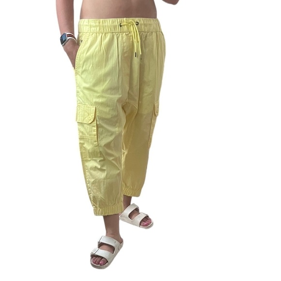 EVOLUTION Yellow Cream Cropped Cargo Pants - Picture 1 of 9